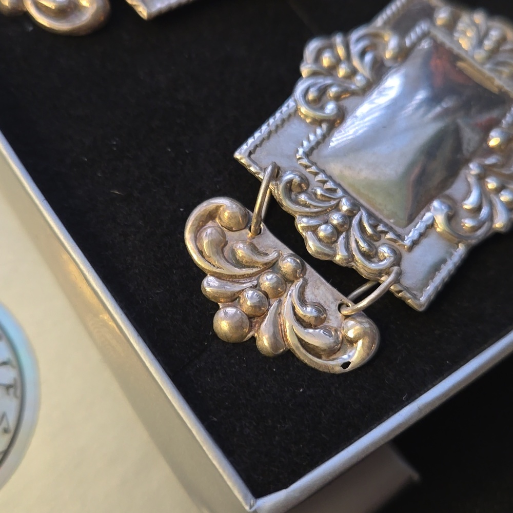 Beautiful Vintage Solid Silver Post Earrings, Exc… - image 4